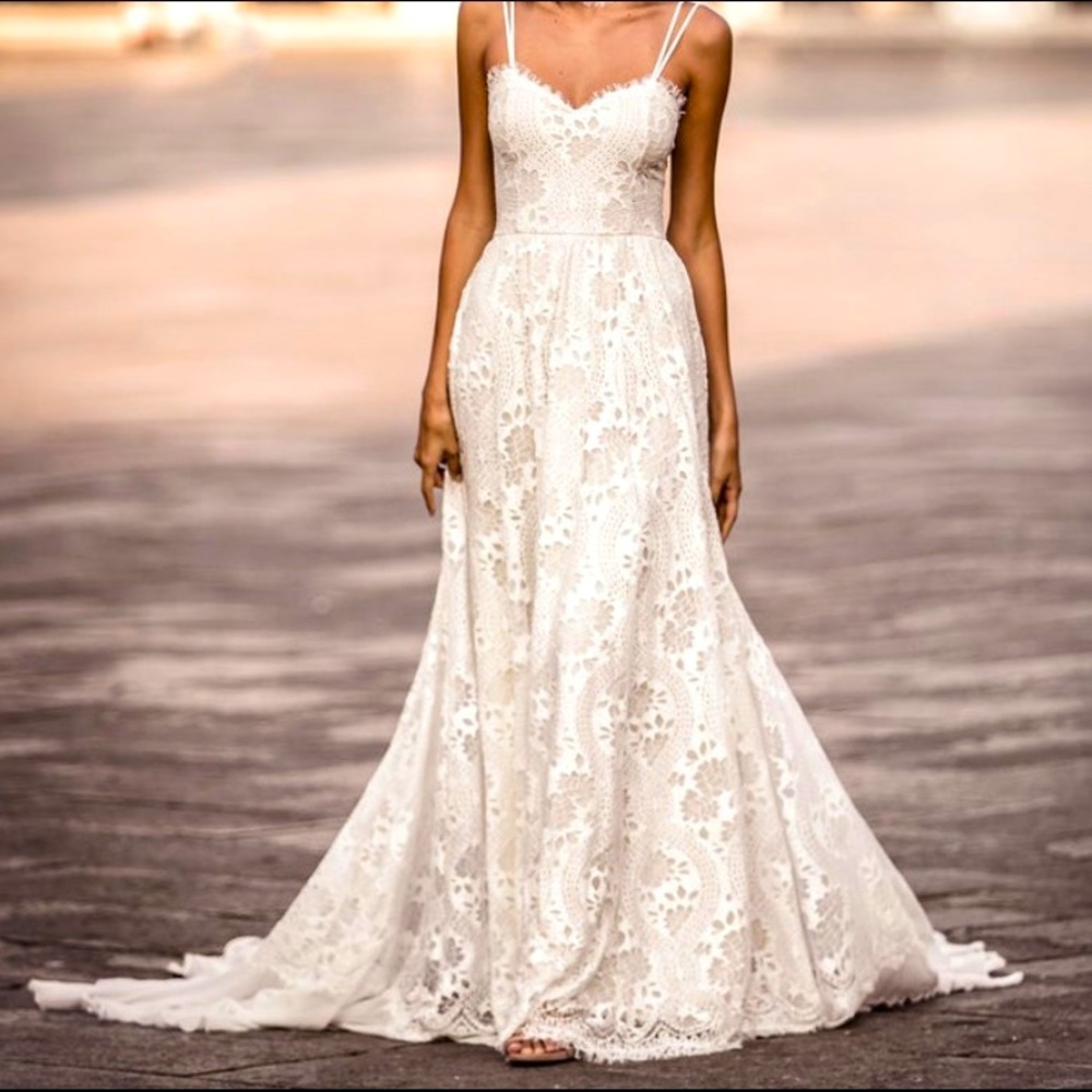 Low A-line Wedding Dress, Lace/ Boho/ Beach, XS